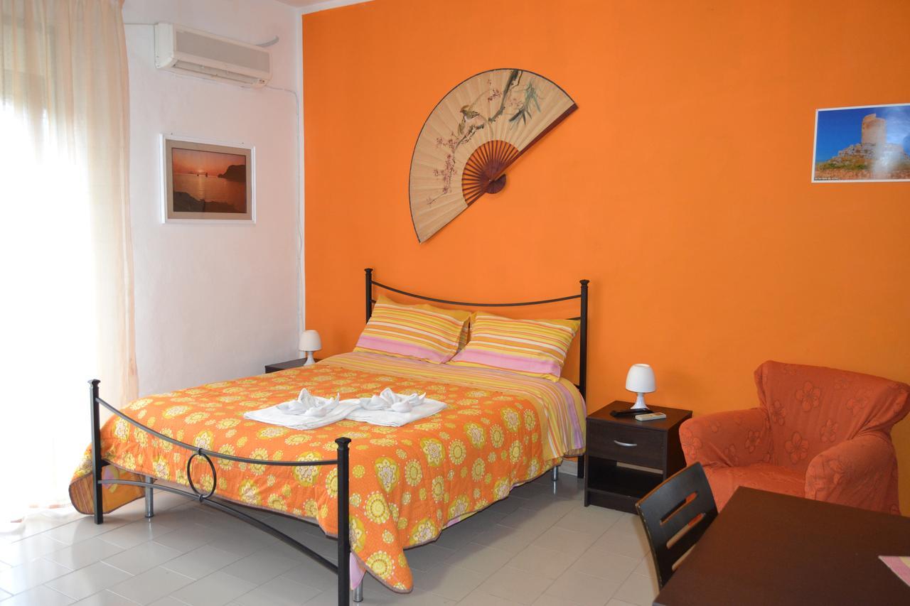 Casa Vacanze Laura Изола деле Фемине Екстериор снимка